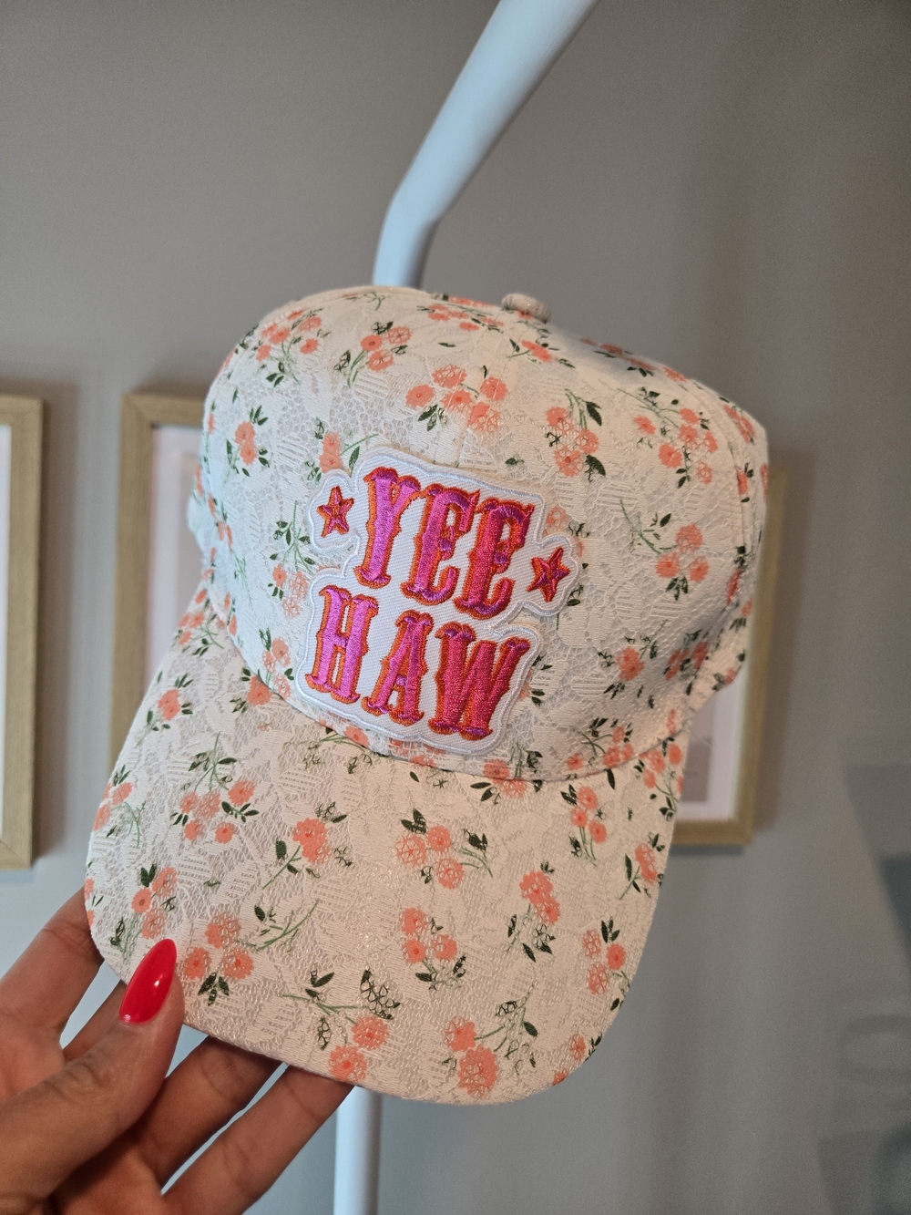 NWOT Yee Haw Embroidered White Floral Women’s Sun Hat